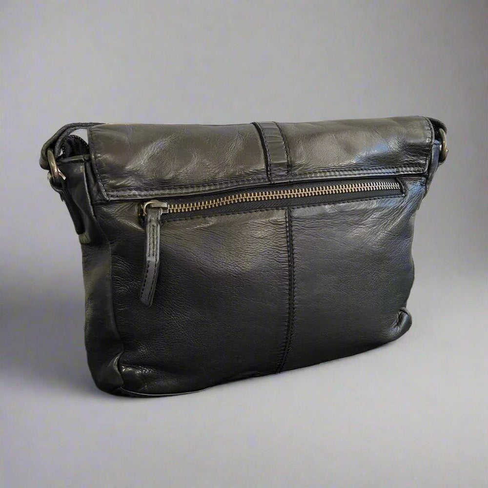 Borsa a tracolla da donna MET in pelle con chiusura a scatto e nappinaEX-STOCK Canada