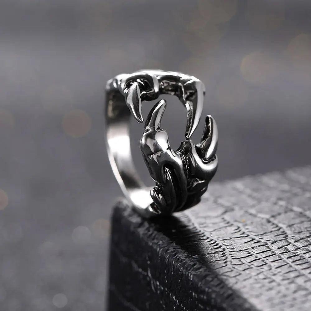 Bague en griffes de dragon ouverte dominatrice pour hommes, bijoux punk en chrome, bague en acier titane griffes de dragon cœur pour hommes - EX-STOCK Canada