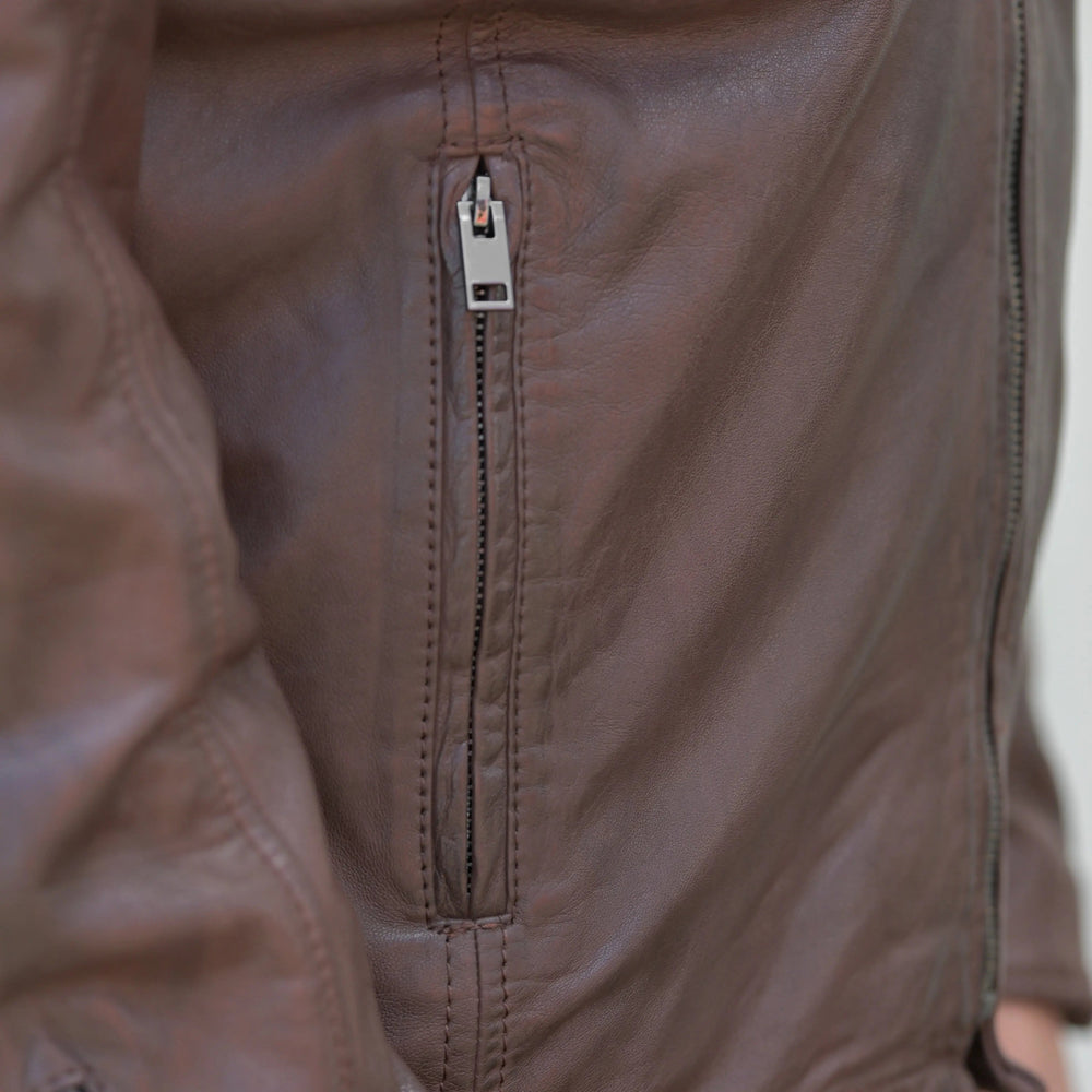 Giacca in pelle da uomo con doppi tasconiEX-STOCK Canada