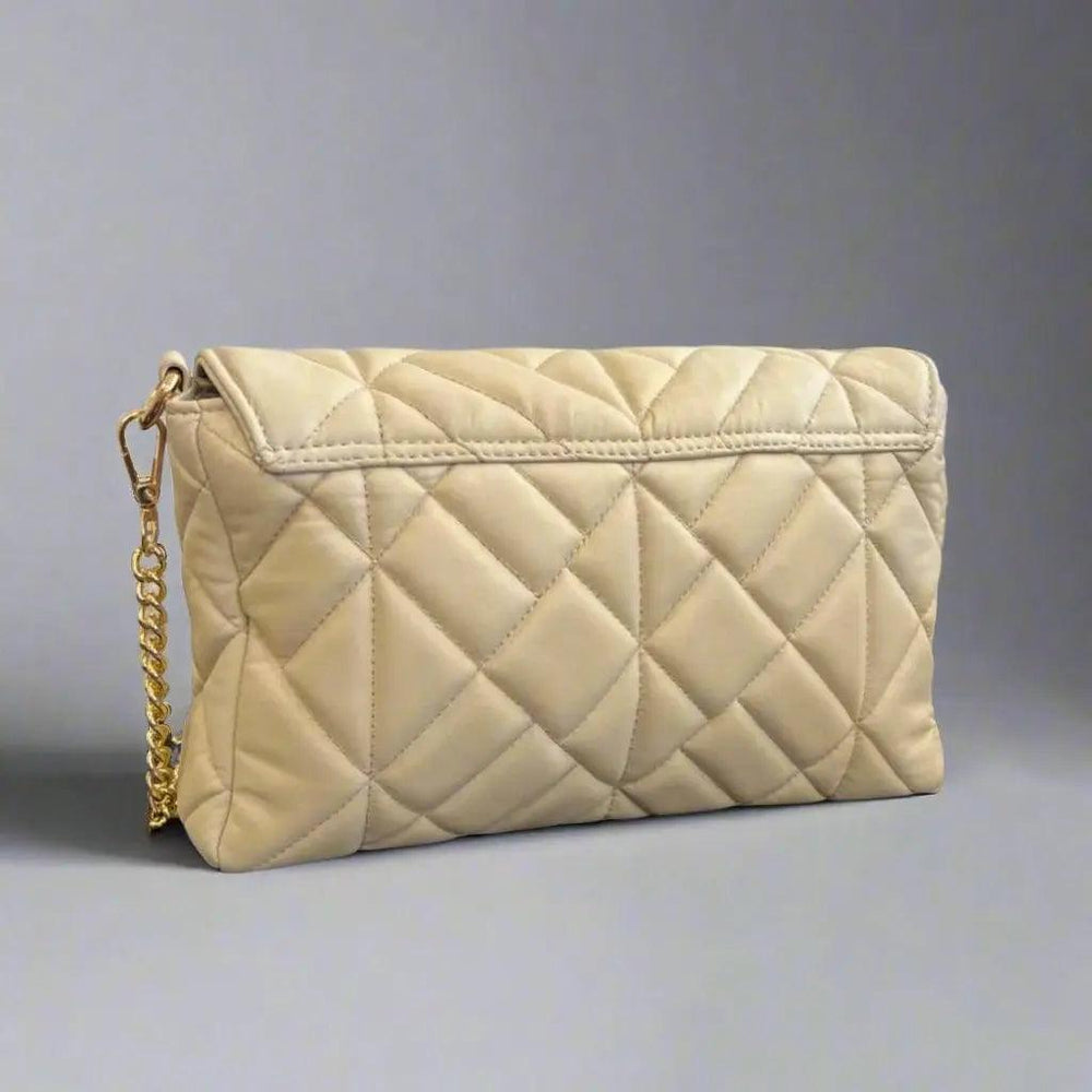 Bolso bandolera de cuero suave acolchado con correa de cadena | EX-STOCK Canada
