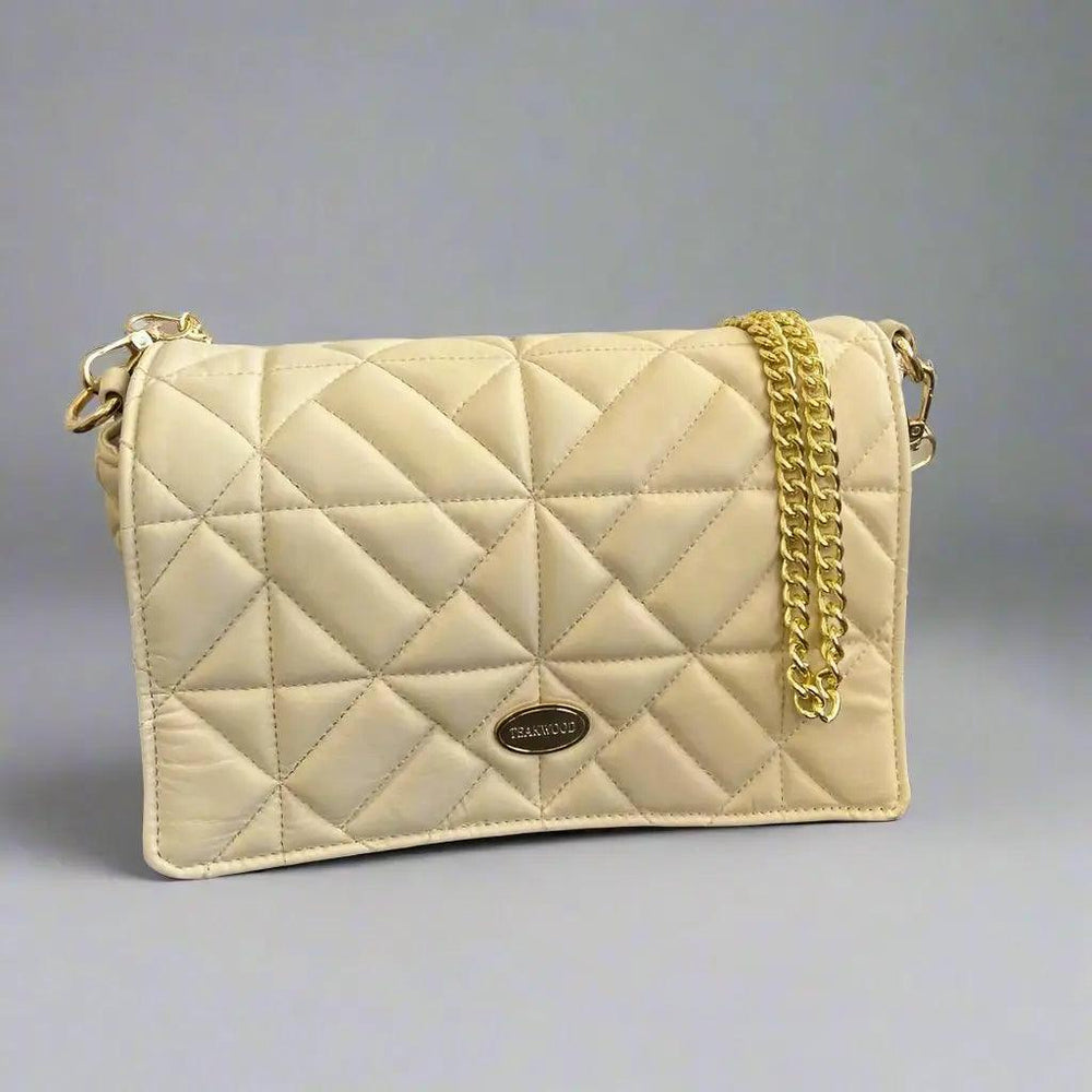 Bolso bandolera de cuero suave acolchado con correa de cadena | EX-STOCK Canada