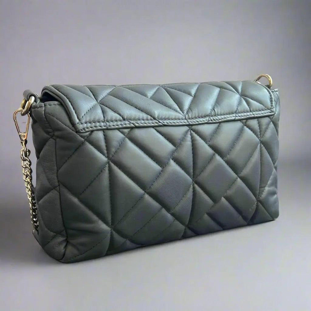 Bolso bandolera de cuero suave acolchado con correa de cadena - EX-STOCK Canada