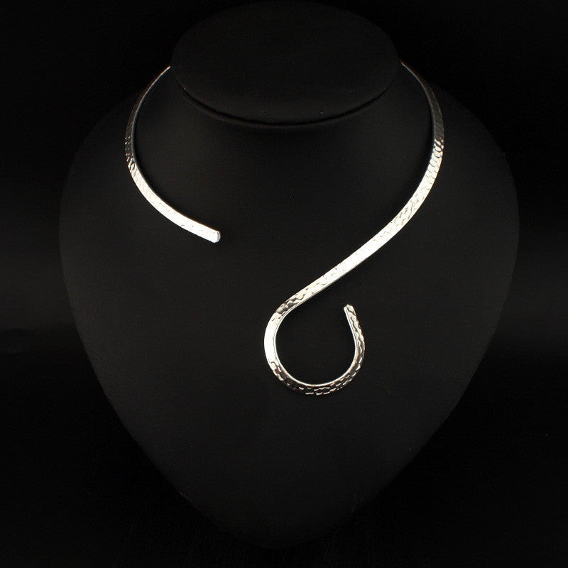 Retro Metal Exaggerated Clavicle Collar Necklace Women EX-STOCK Canada