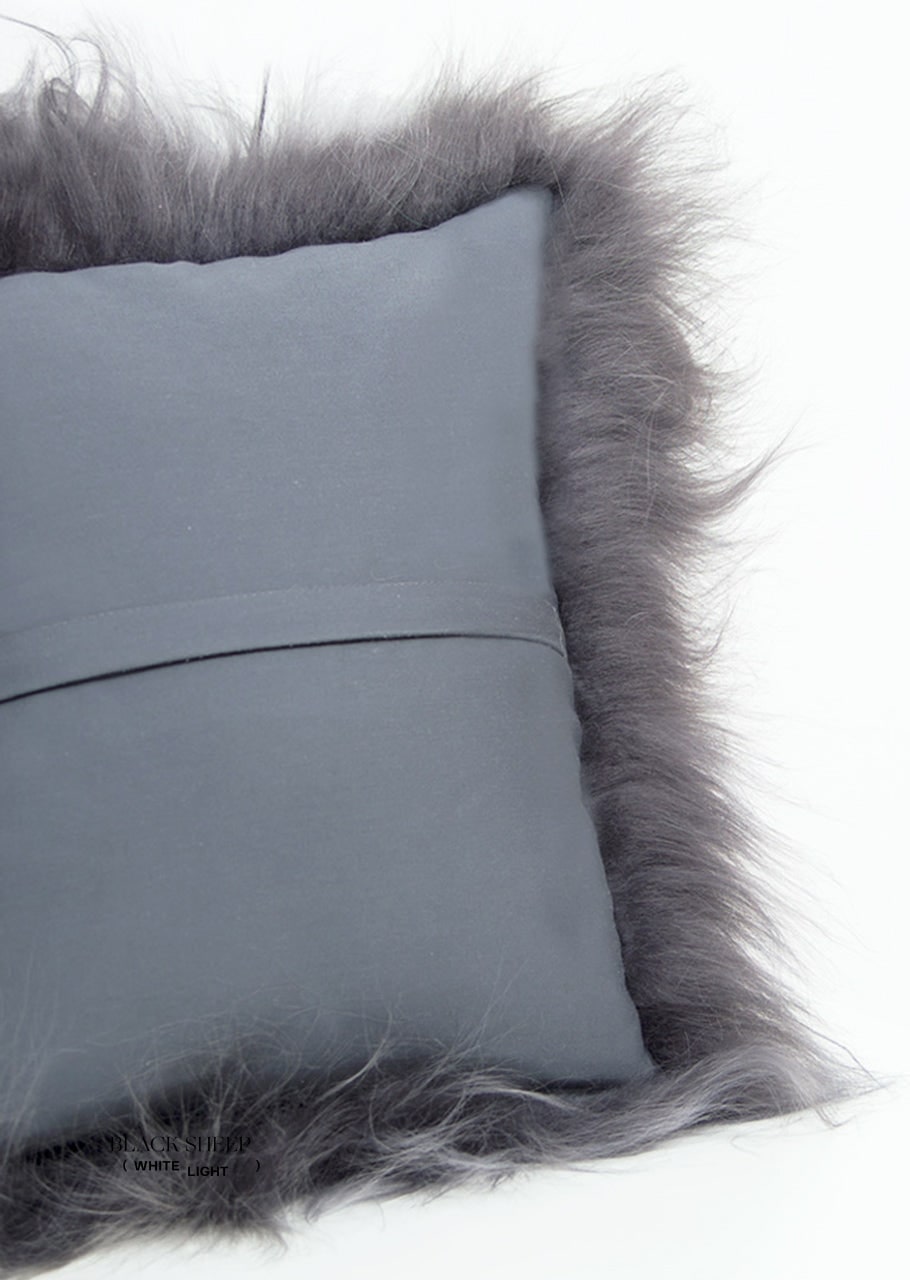 Housse de coussin rectangulaire en peau de mouton islandaise argentée tondueEX-STOCK Canada