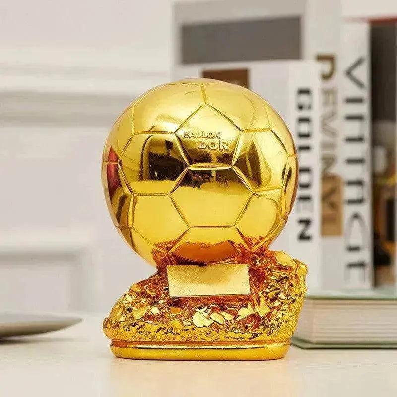 Modèle de trophée de ballon d'or de joueur de football à personnaliser - EX-STOCK Canada