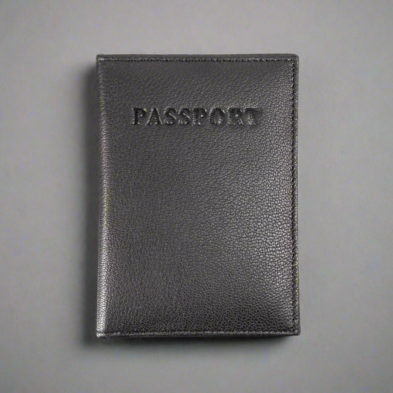 Housse de passeport en cuir avec porte-cartesEX-STOCK Canada