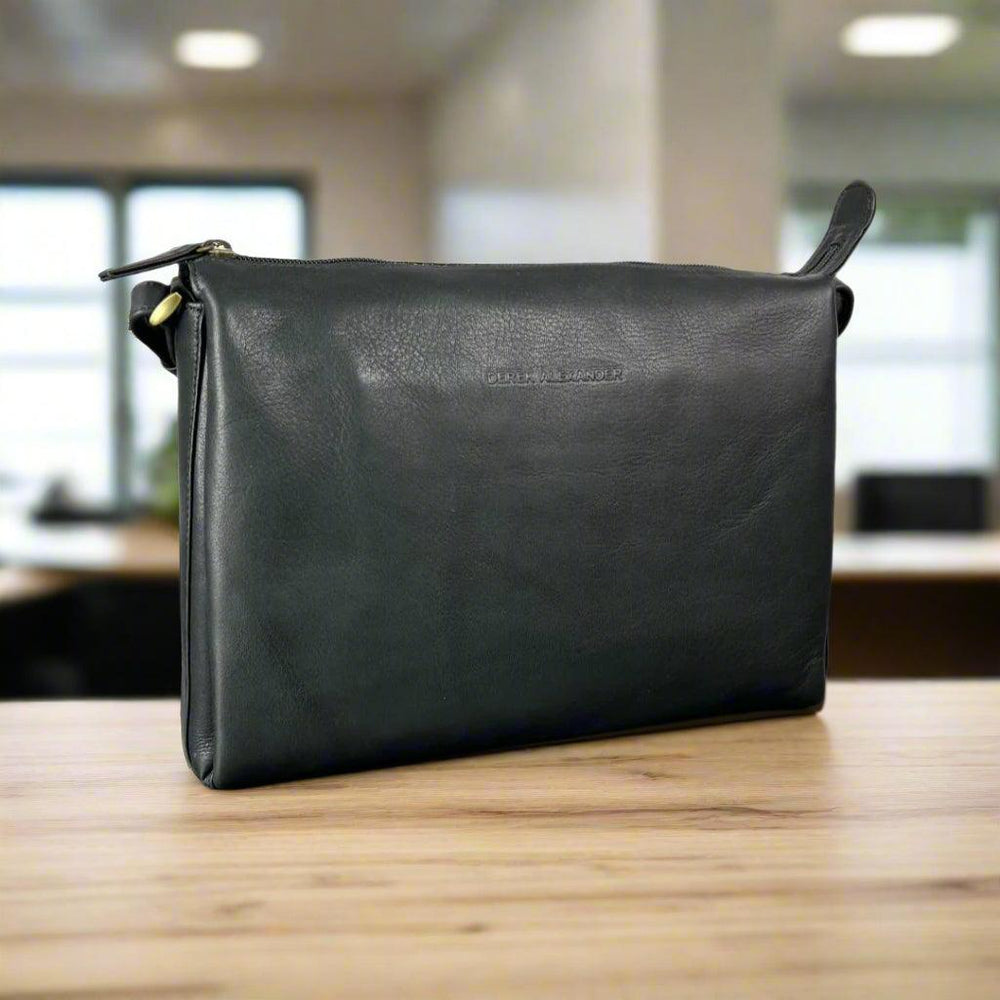 Sac bandoulière en cuir à fermeture éclair supérieure Derek AlexanderEX-STOCK Canada