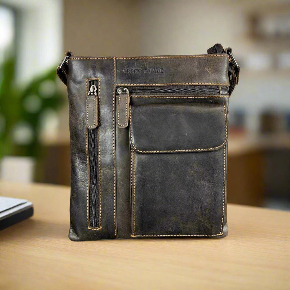 Sac bandoulière en cuir Greenwood. Sac à main en cuir pleine fleur de qualité supérieure avec plusieurs pochesEX-STOCK Canada