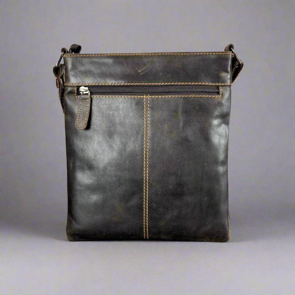 Sac bandoulière en cuir Greenwood. Sac à main en cuir pleine fleur de qualité supérieure avec plusieurs pochesEX-STOCK Canada