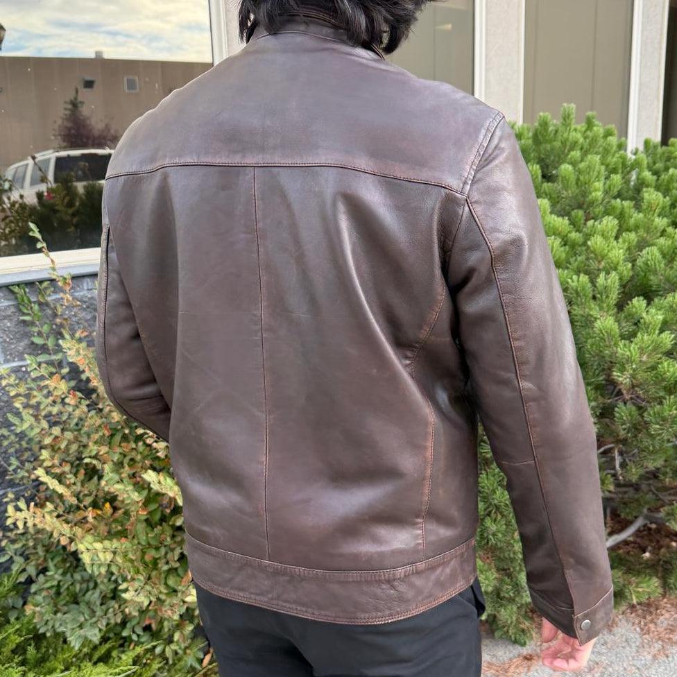 Veste pour homme en cuir d'agneau. Coupe classique marron avec fermeture éclair complète et poches latéralesEX-STOCK Canada