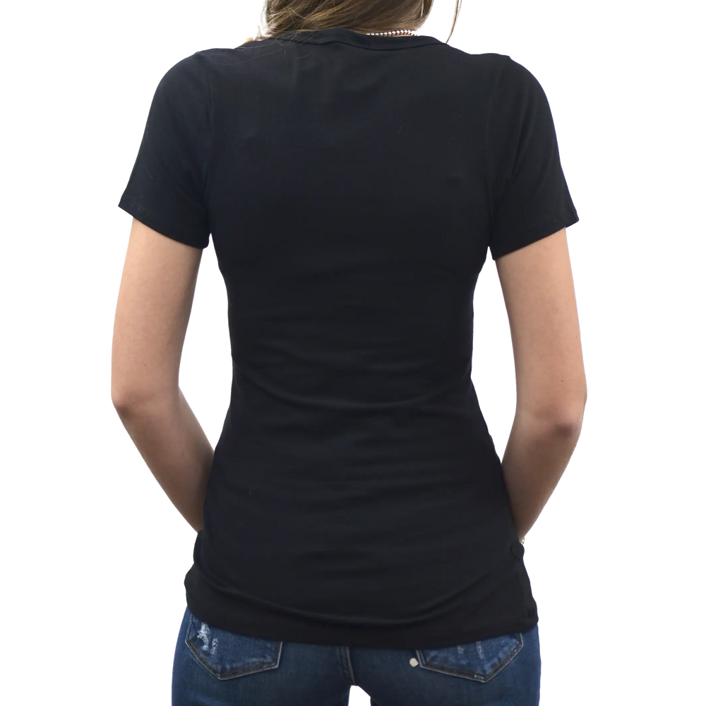 تي شيرت بياقة على شكل V بأسلوب الغرب المتوحش مع رأس ثور وصبارEX-STOCK Canada