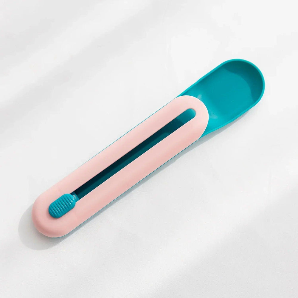 La mangeoire à cuillère Hot Cat Strip presse les outils d’alimentation pour animaux de SnackEX-STOCK Canada