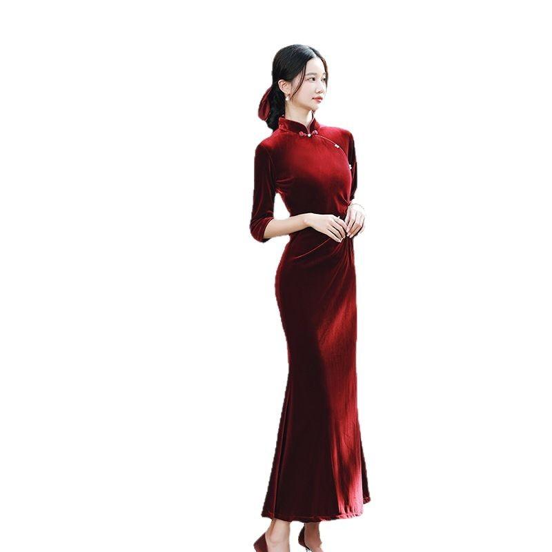 Robe Slim améliorée en velours brodé de style chinoisEX-STOCK Canada