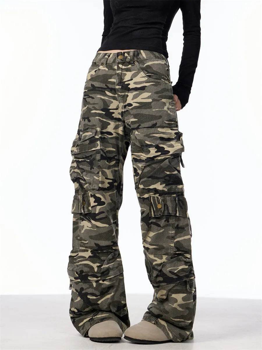 Retro Design Camouflage Cargo Pants Women - EX-STOCK Canada