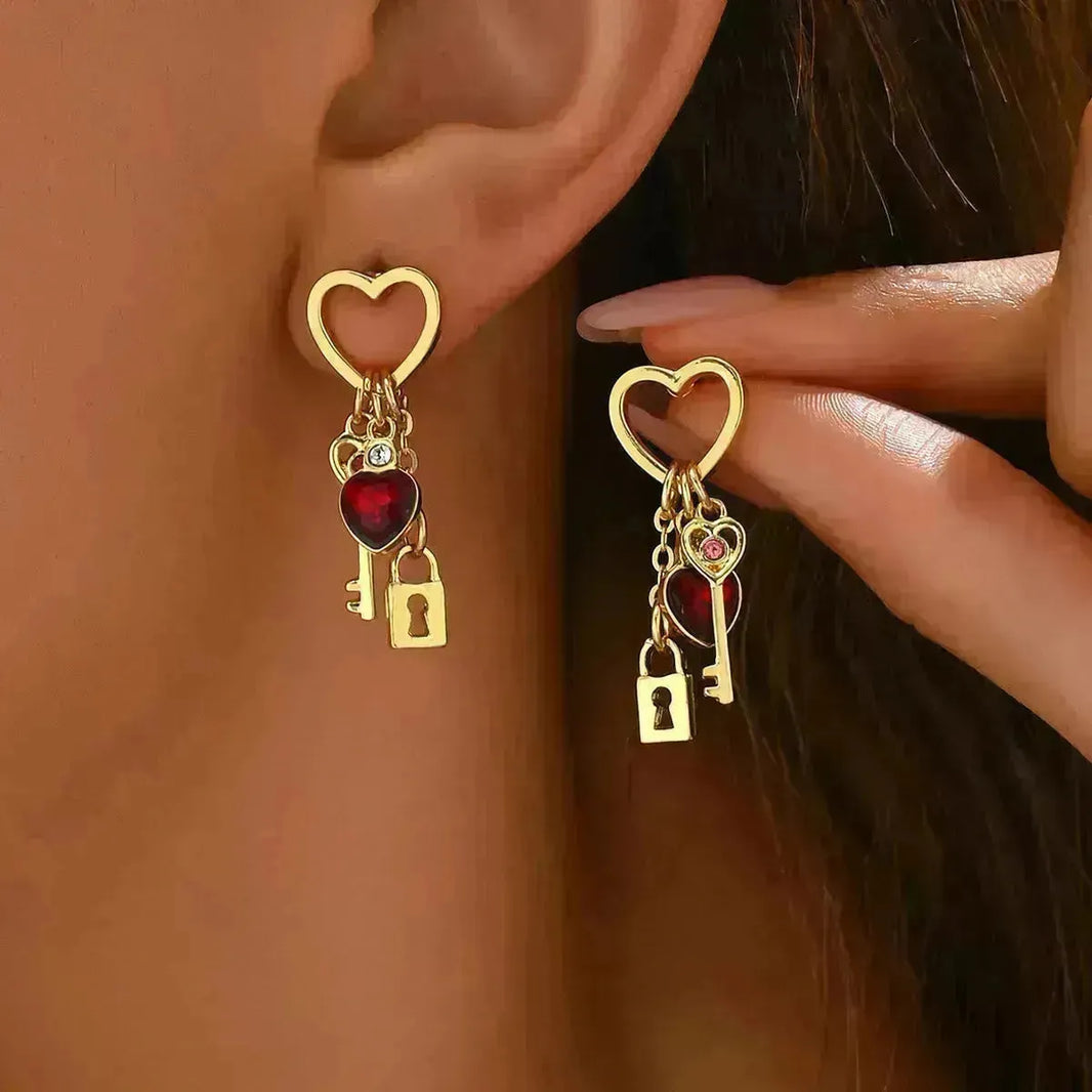 Boucles d'oreilles en forme d'intérêt spécial en forme d'intérêt spécial en forme de verrouillage diamant