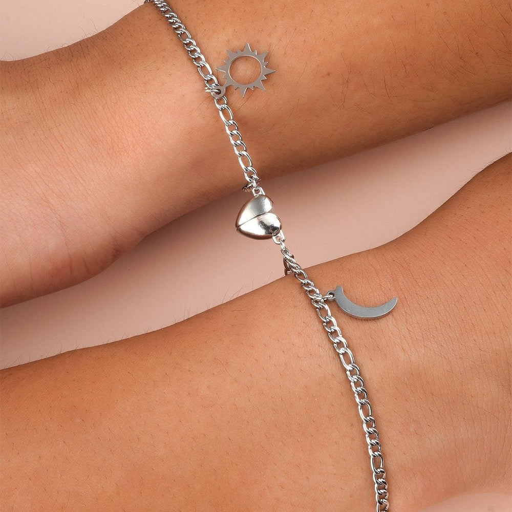 Bracciale da Coppia con Ciondolo Magnetico a Forma di Sole, Luna e Cuore in Acciaio Inossidabile - EX-STOCK Canada