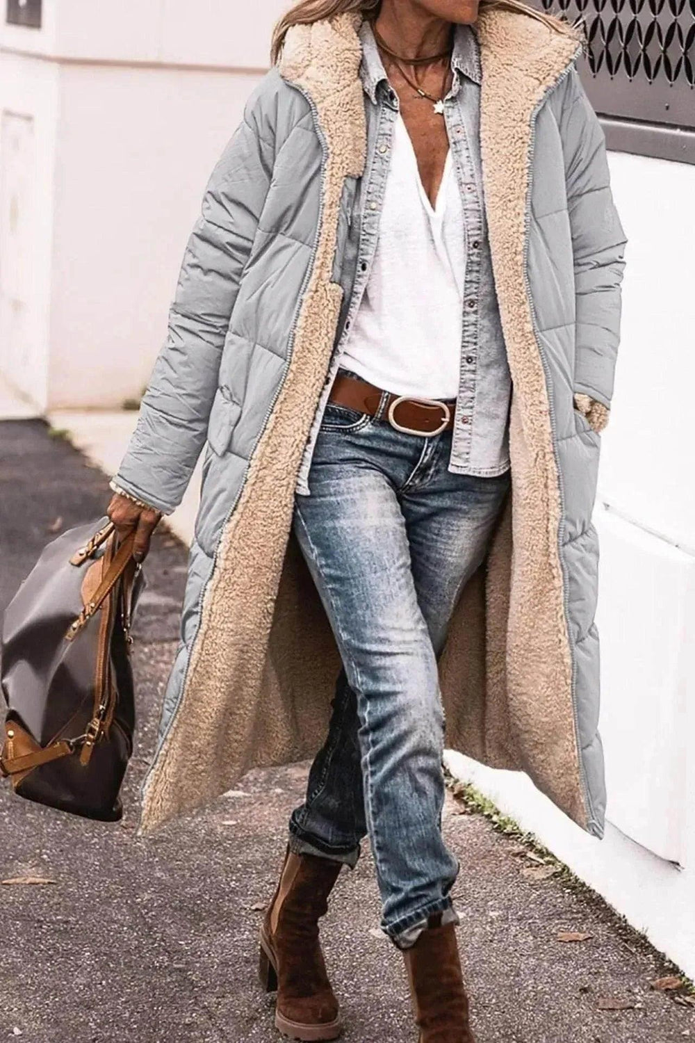 Abrigo invernal acolchado largo con capucha y forro de forro polar elegante para mujeres - EX-STOCK Canada