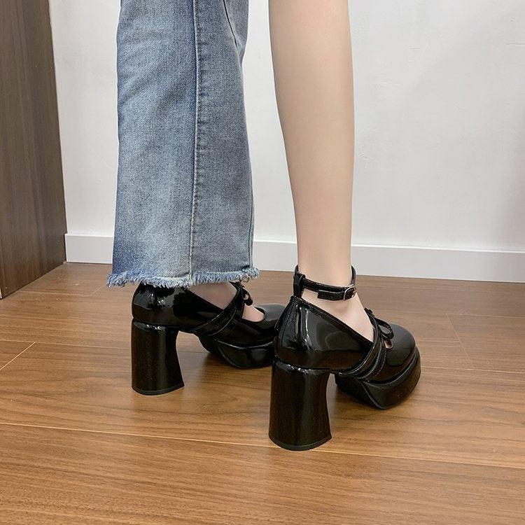 Scarpe Mary Jane Retrò con Tacco Super Alto Stile Francese per Donne 2026 Primavera Nuova Moda Scarpe con Plateau e Tacco a Blocco Versatili