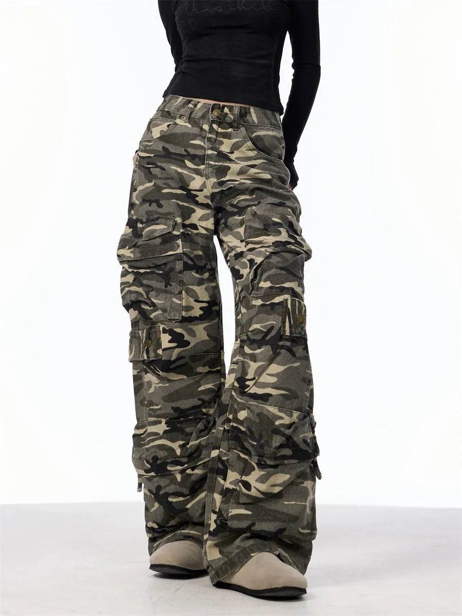 Retro Design Camouflage Cargo Pants Women - EX-STOCK Canada
