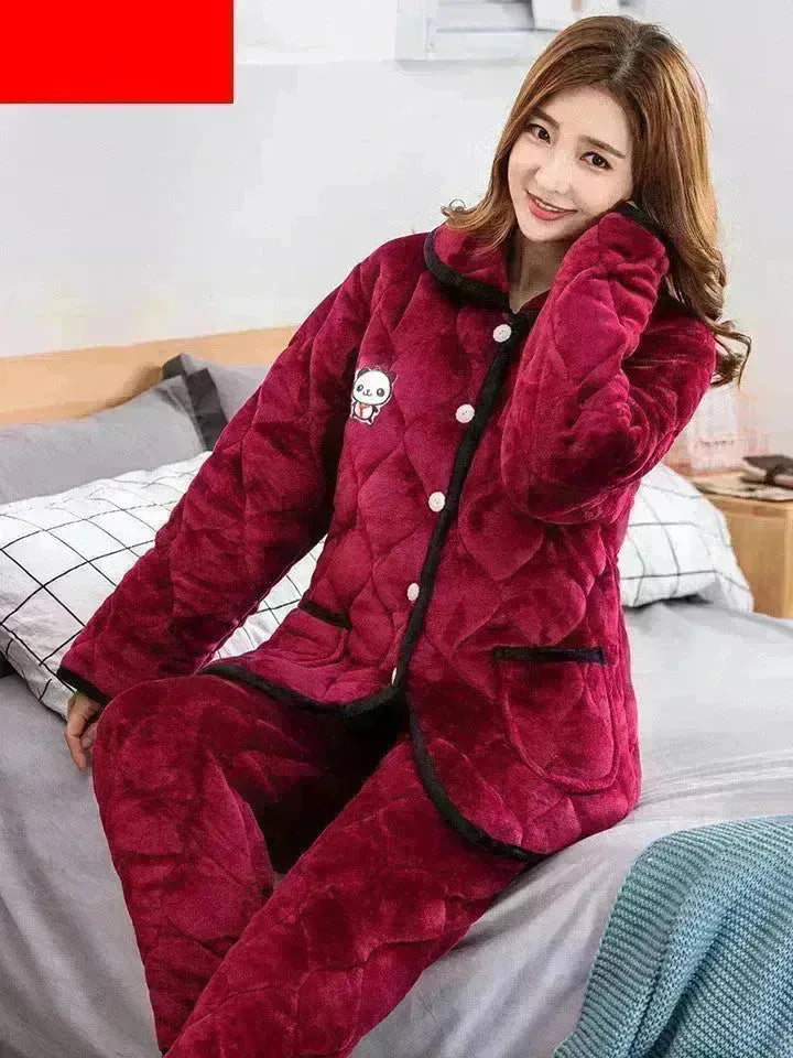Inoltre, un outfit invernale di corallo in velluto può essere indossato fuori inverno e pigiama autunnale e abbigliamento per abbigliamento per dormire