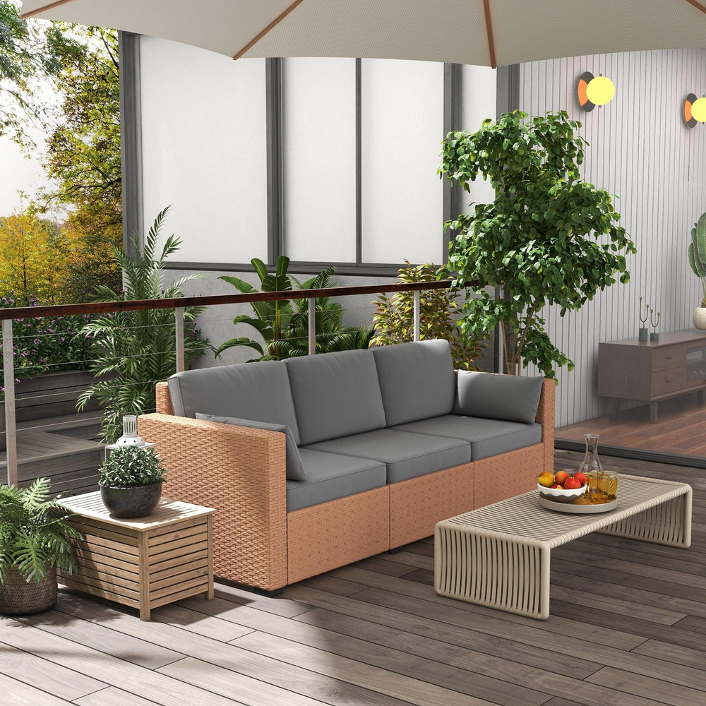 Sofá de patio de mimbre PE con asiento profundo para exteriores con cojines removibles, sofá de ratán de 3 plazas, muebles de exterior para balcón, terraza, jardín y alrededor de la piscina, color arenaEX-STOCK Canada
