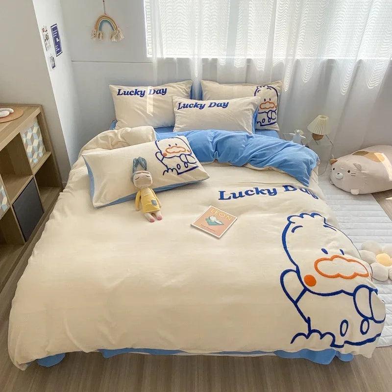 Ensemble de lit pour bébé avec couverture en polaire et chapeau, lait chaud épaissi, ensemble de quatre piècesEX-STOCK Canada