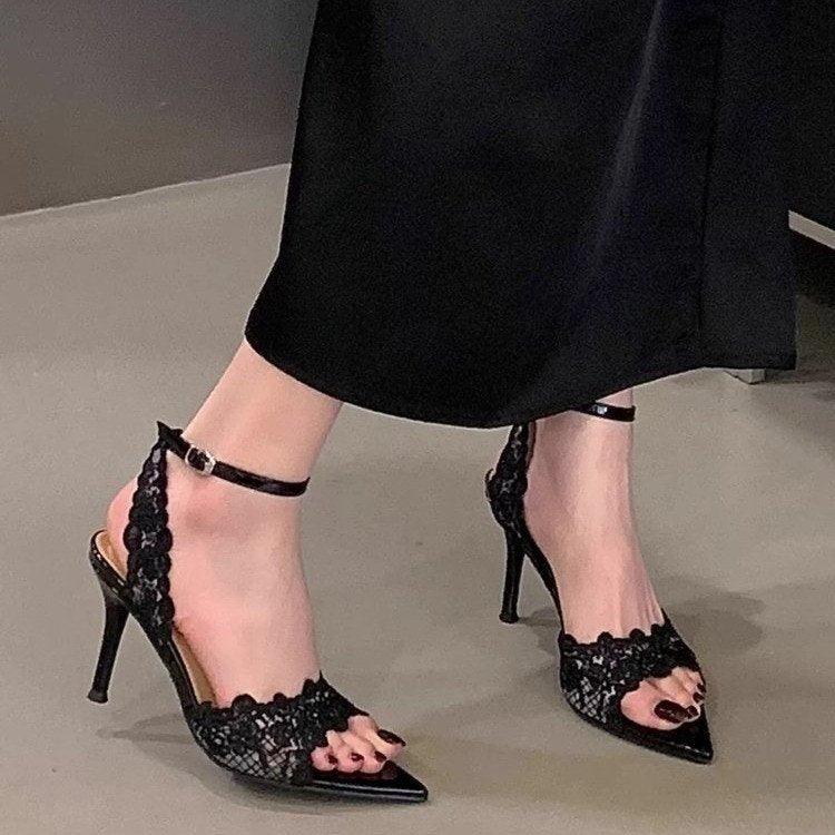 2026 Sommer Neue Französische Nischen-Design Damen Sandalen, Spitz zulaufende Spitze Stiletto High Heel Offene Zehen Outdoor Schuhe