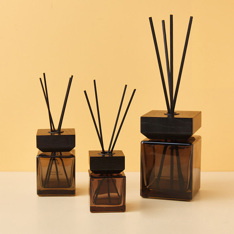 غطاء عطر من الخشب الصلب زجاجات مطفأة حريق مزيل عرق مع منظف عطري خالٍ من النار - EX-STOCK Canada