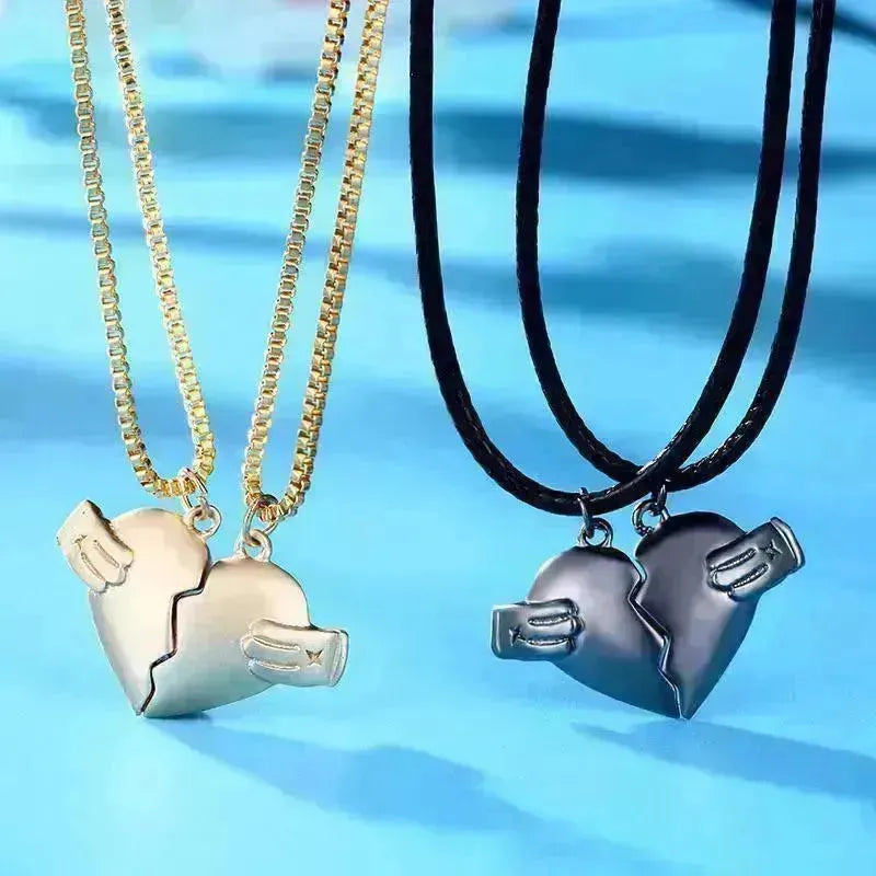 Collier d'amour de l'aimant créatif 2pcs Collier de forme coeur des hommes et femmes bijoux personnalisés pour la Saint-Valentin