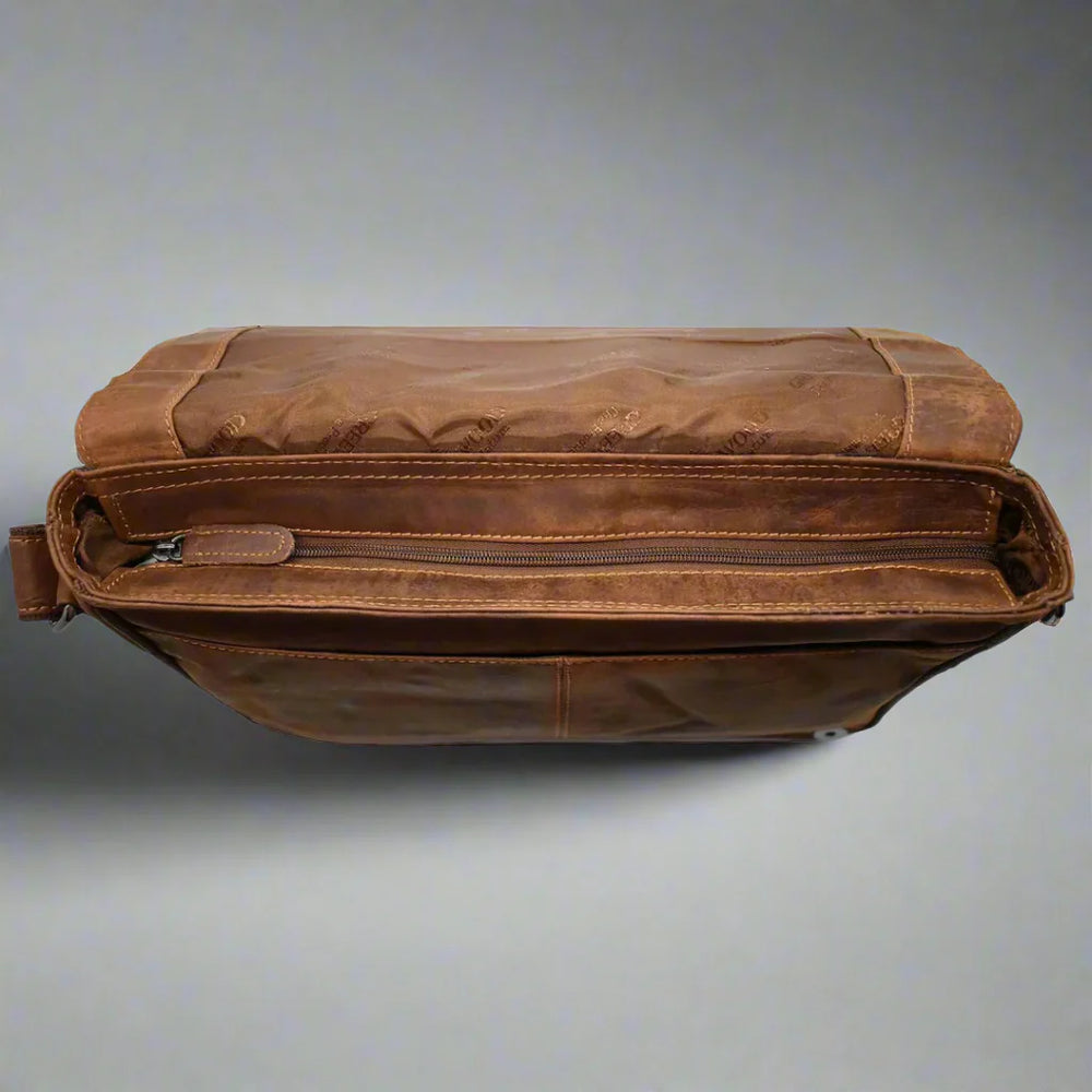 Sac pour ordinateur portable en cuir Greenwood. Sac messenger en cuir ciré de qualité supérieureEX-STOCK Canada