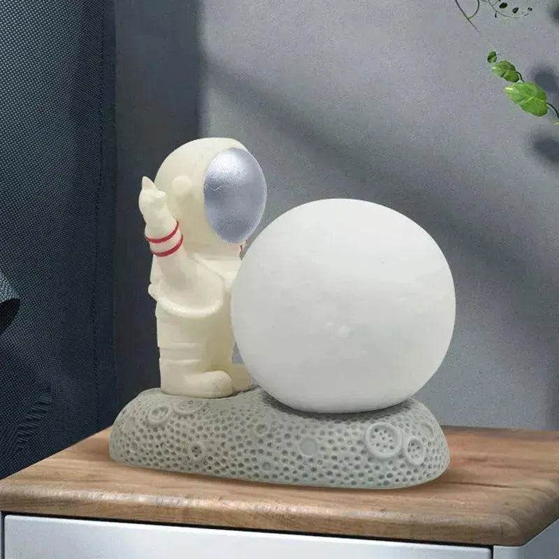 Modern Creative Astronaut Small Night Lamp Decoration Net Red Room Bedside Desktop Layout Small Desk Lamp Home - EX-STOCK Canada