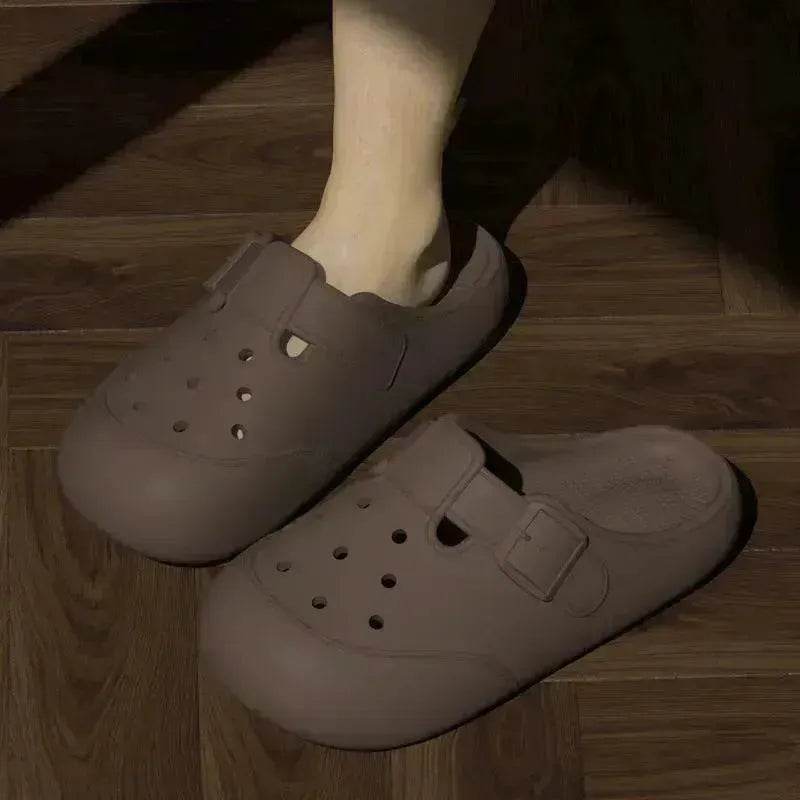 New Hole Shoes Summer Buckle Baotou Slippers Outerdoor Garden Clogs Shoes Indoor Non-Slip Floor Home Slipper - EX-STOCK Canada