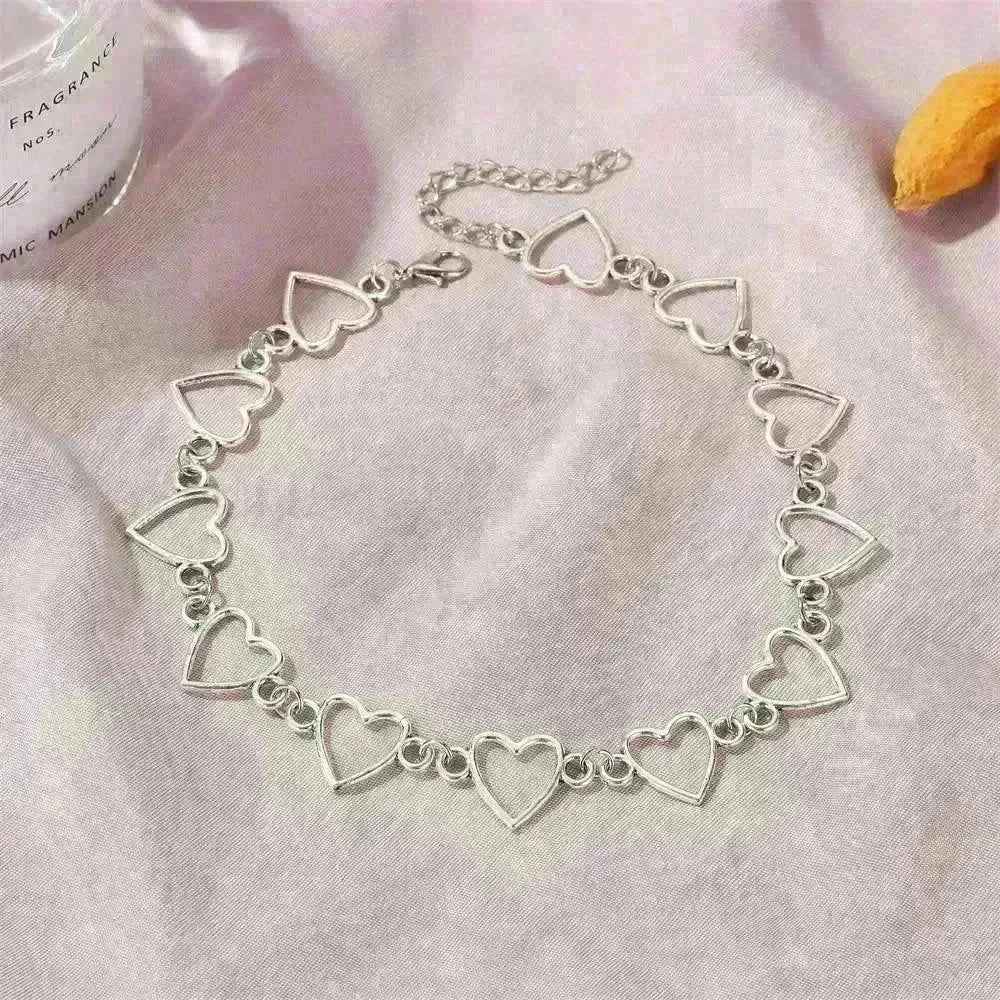 Simple Hollow Heart Temperament Peach Heart Clavicle Chain Necklace for Women - EX-STOCK CANADA