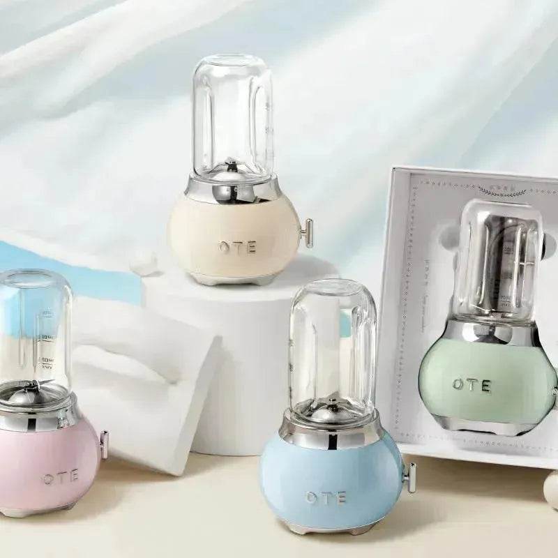 Small Household Portable Fruit Juicer - EX-STOCK Canada