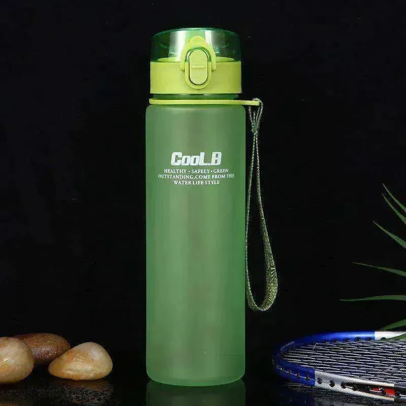 Gobelet d'eau en plastique givré avec couvercle à ressort - EX-STOCK CANADA