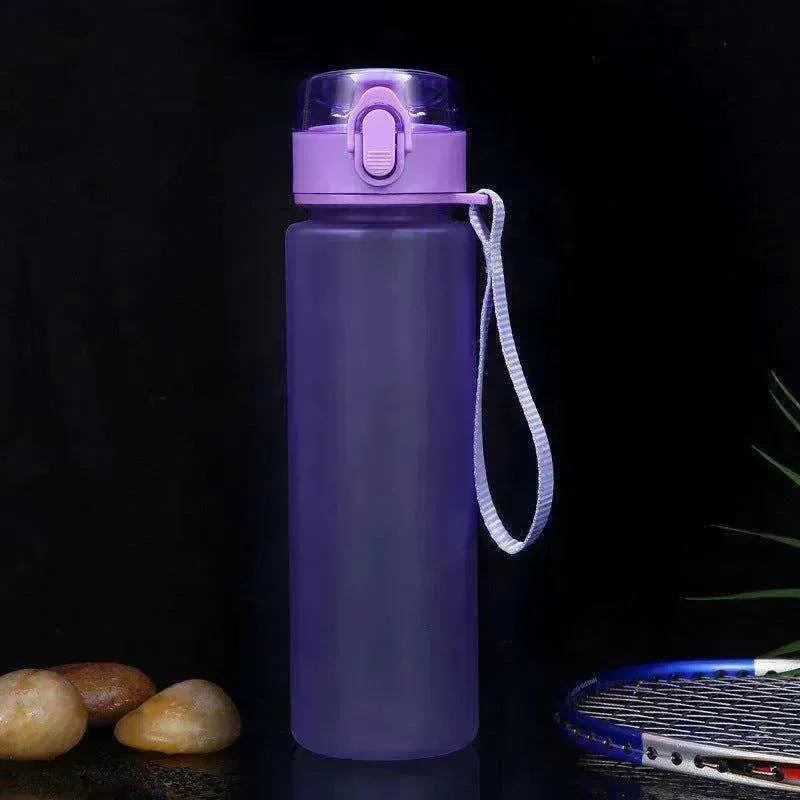 Gobelet d'eau en plastique givré avec couvercle à ressort - EX-STOCK CANADA