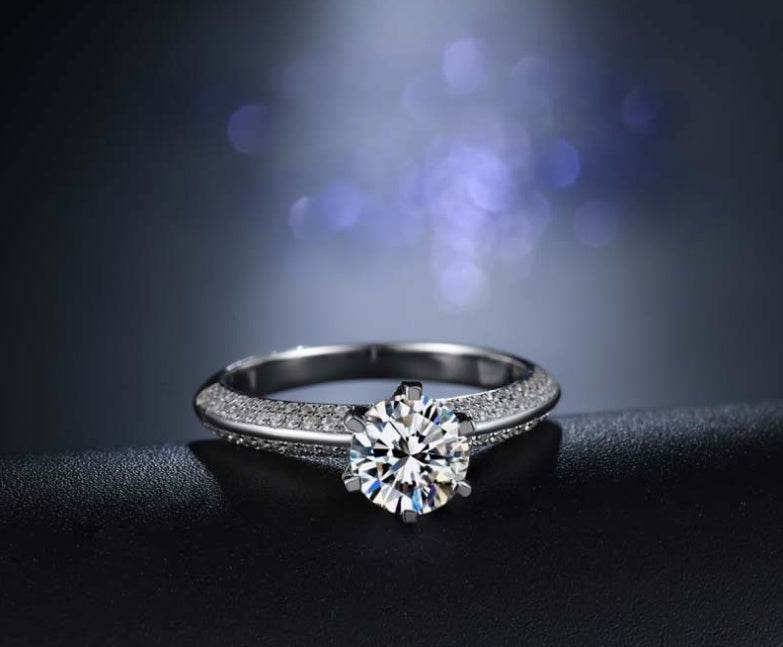 Six-claw paved with diamond luxury ring EX-STOCK Canada 