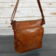 Borsa a travolla in pelle in rilievo MET Flower 
