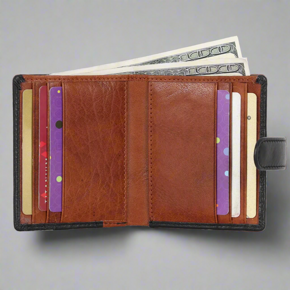 حامل بطاقات رجالي BOL من الخلفEX-STOCK Canada 