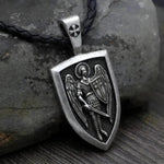 Collar colgante de San Michael Arcánico para hombres