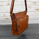 Borsa a travolla in pelle in rilievo MET Flower 