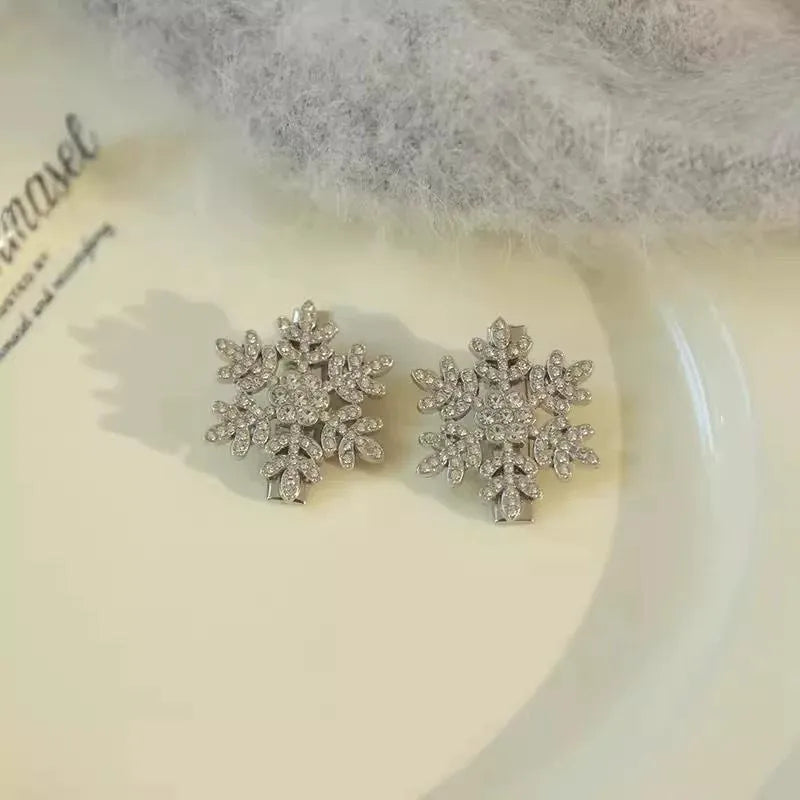 Crystal Snowflake Pearl flower Retro Hair Clip - EX-STOCK CANADA
