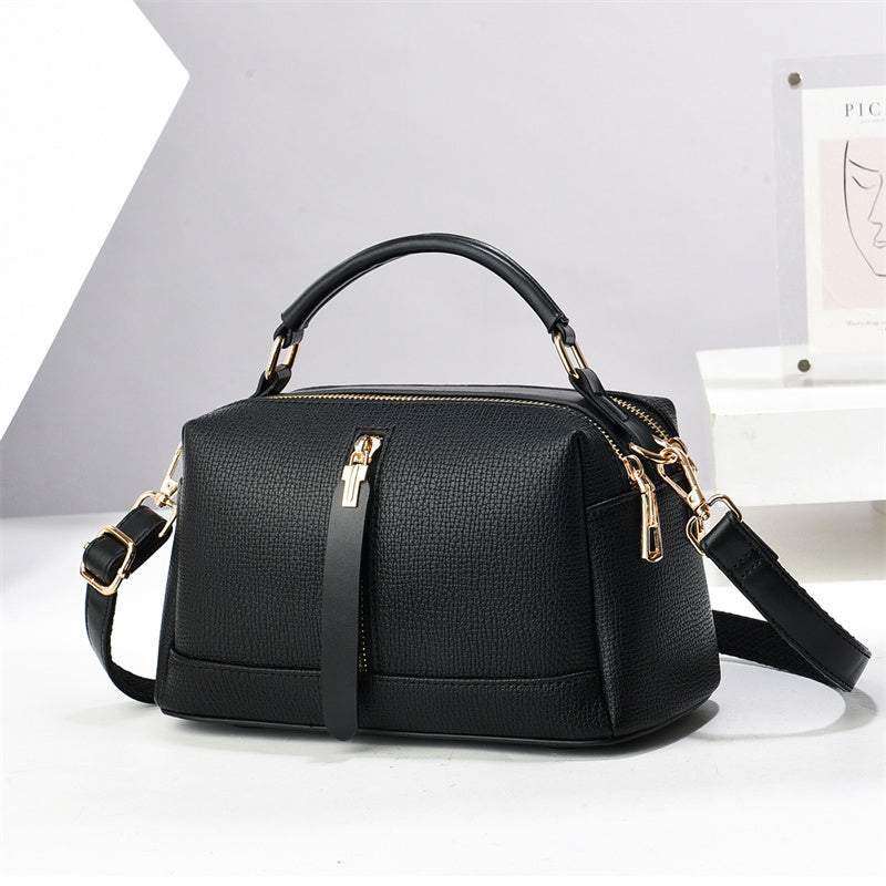Sac à main Carmine Classy - Vente de sac en cuir PU carré petit à logo personnalisé, nouveau sac à bandoulière d'épaule à fermeture éclair, grande capacité, sac à main décontracté pour femmeEX-STOCK Canada 