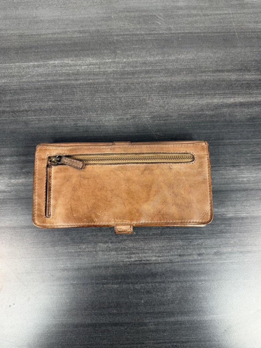MET Women's Snap Tab Leather Wallet 