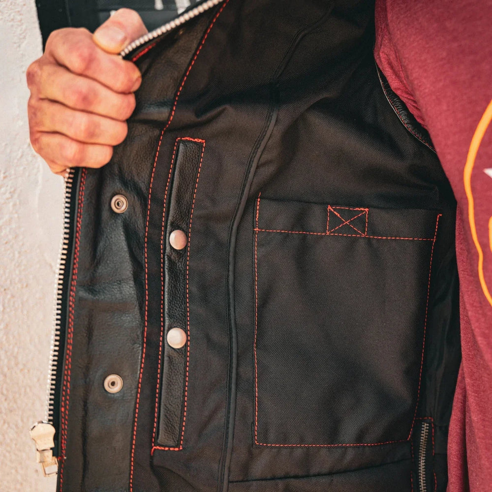 Gilet da uomo Open Road Upside in pelle con diamanti cuciti rossi 