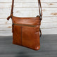 Borsa a travolla in pelle in rilievo MET Flower 