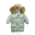 Collar grande de piel a mitad de longitud media y gran ropa para niños