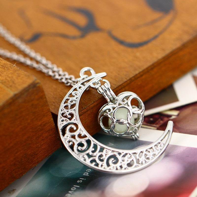 Glowing Pendant Necklaces Silver Plated Chain Necklaces EX-STOCK