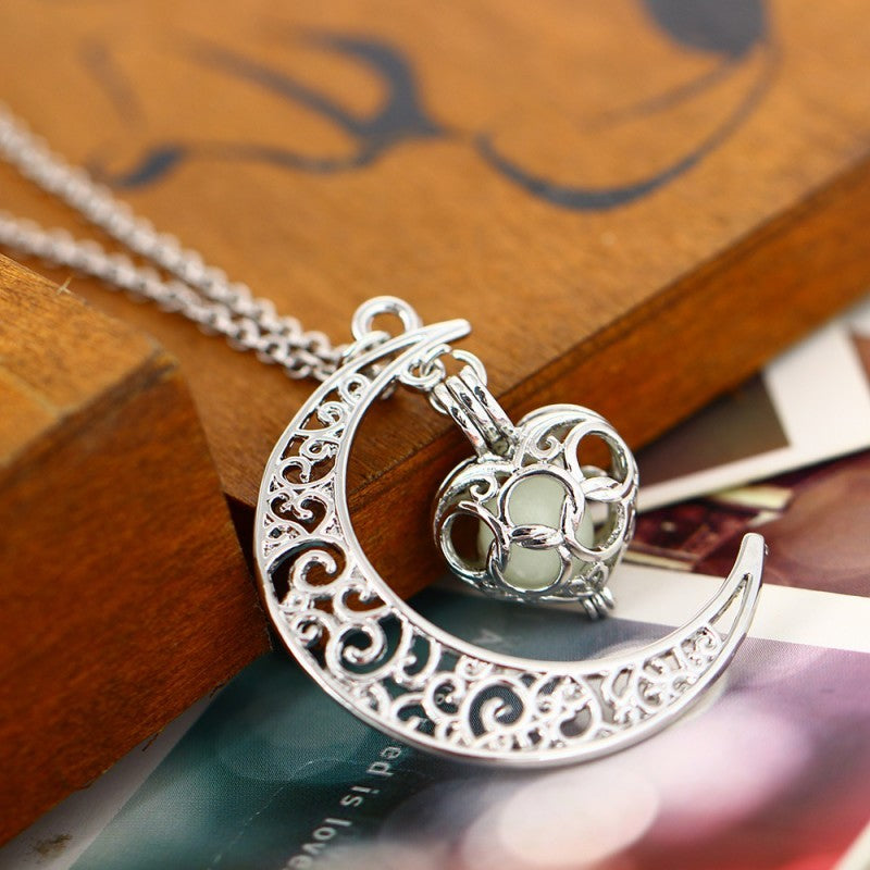 Glowing Pendant Necklaces Silver Plated Chain Necklaces EX-STOCK