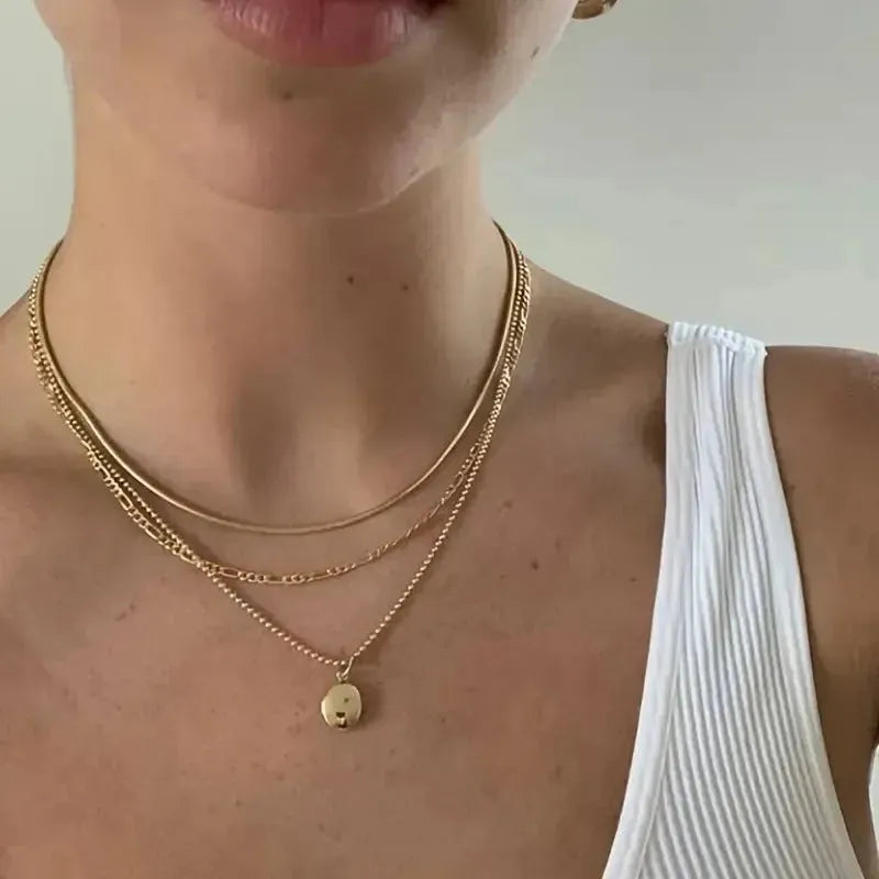 Vintage Geometric Metal Oval Pendant Necklace - EX-STOCK CANADA